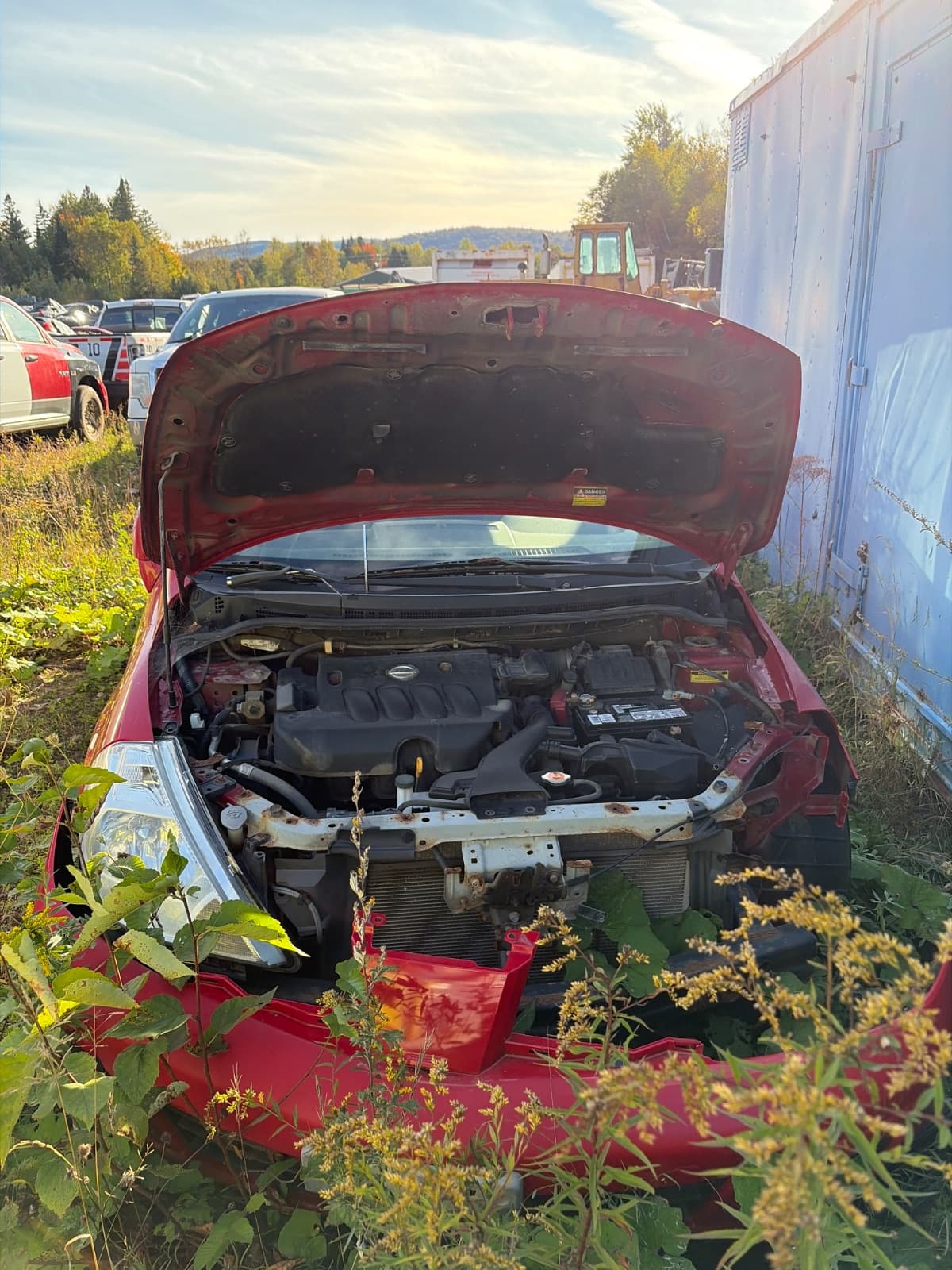 Nissan Versa 2011, vue avant